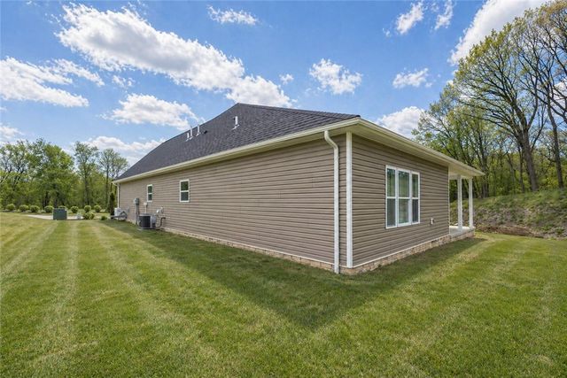 105 Deana Dr, Robinson Twp, PA 15136