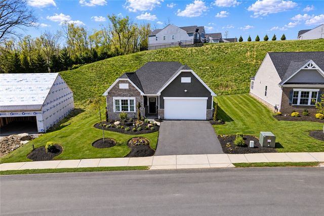 105 Deana Dr, Robinson Twp, PA 15136