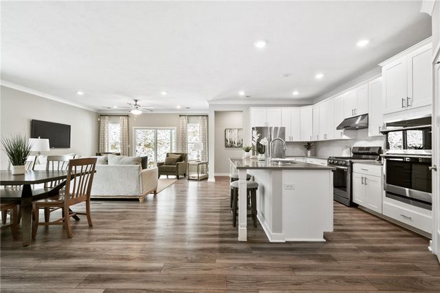 105 Deana Dr, Robinson Twp, PA 15136
