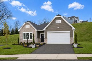 105 Deana Dr, Robinson Twp, PA 15136