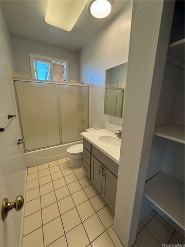 1482 Olino Street Upstairs, Honolulu, HI 96818