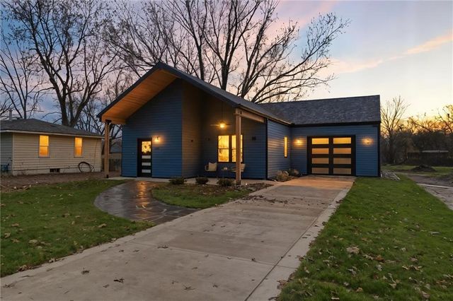 516 Lake Street, Lawrence, KS 66044