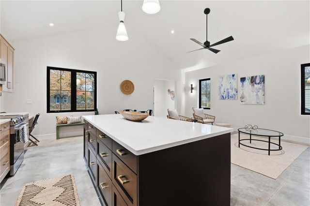 516 Lake Street, Lawrence, KS 66044