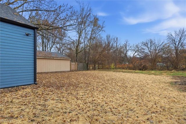 516 Lake Street, Lawrence, KS 66044