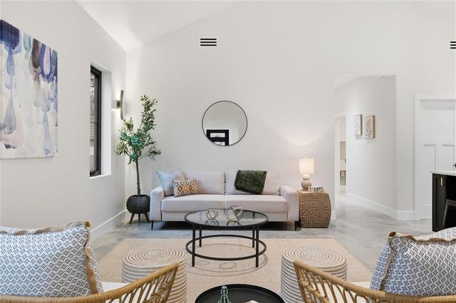 516 Lake Street, Lawrence, KS 66044