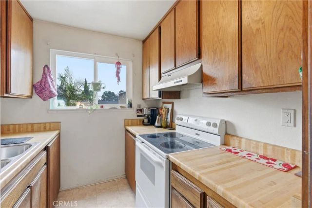 627 N Bristol 32, Santa Ana, CA 92703