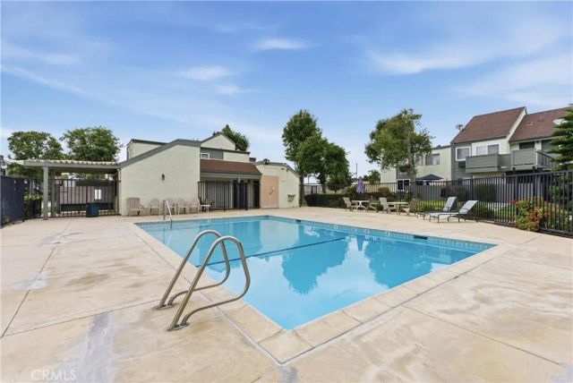 627 N Bristol 32, Santa Ana, CA 92703