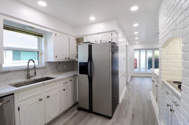 9807 Braewick Drive, Houston, TX 77096