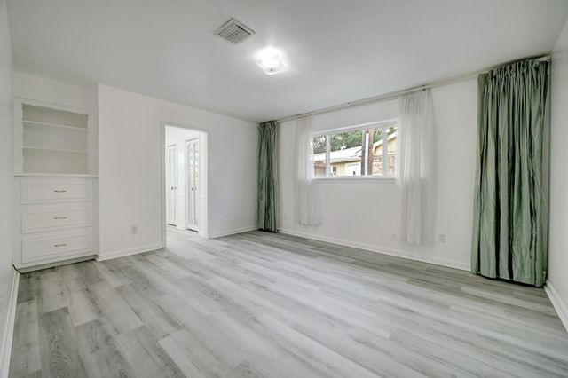 9807 Braewick Drive, Houston, TX 77096