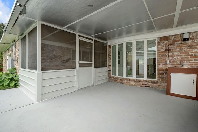 9807 Braewick Drive, Houston, TX 77096