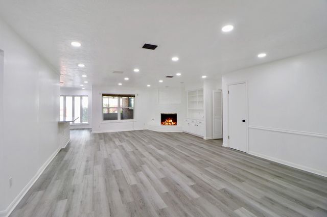 9807 Braewick Drive, Houston, TX 77096