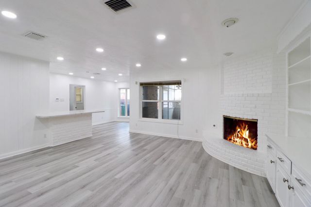 9807 Braewick Drive, Houston, TX 77096