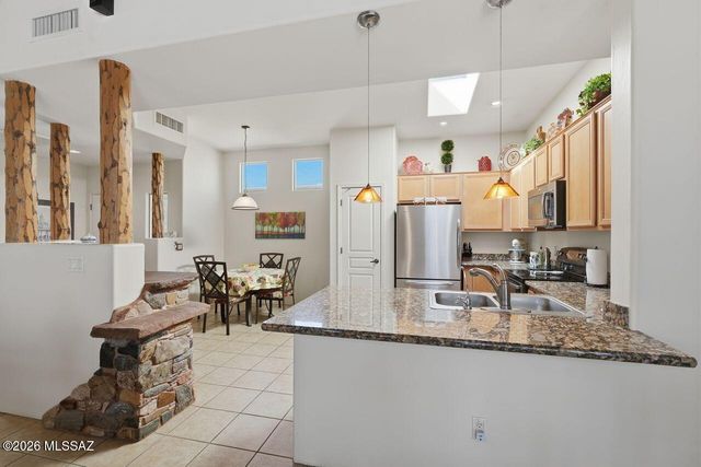 11324 N Mountain Meadow Place, Oro Valley, AZ 85737