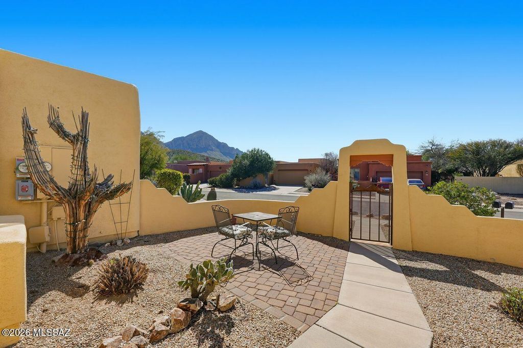 11324 N Mountain Meadow Place, Oro Valley, AZ 85737