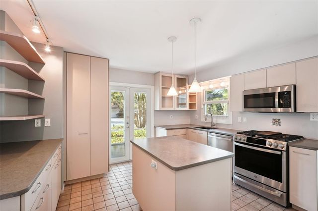 349 SCOTT AVENUE, Sarasota, FL 34243