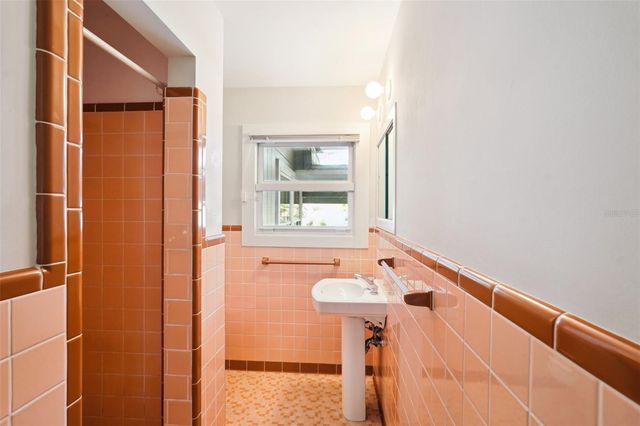 349 SCOTT AVENUE, Sarasota, FL 34243