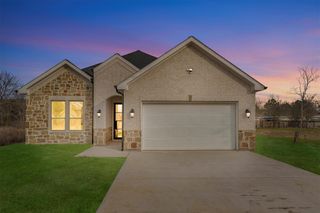 610 Sharon Street, Prairie View, TX 77484