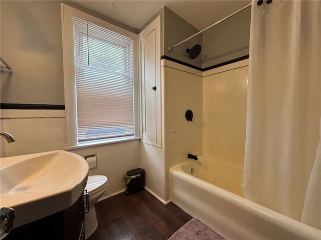 2728 Woodstock Ave, Swissvale, PA 15218