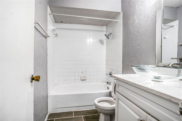 8110 Skillman Street 2031, Dallas, TX 75231