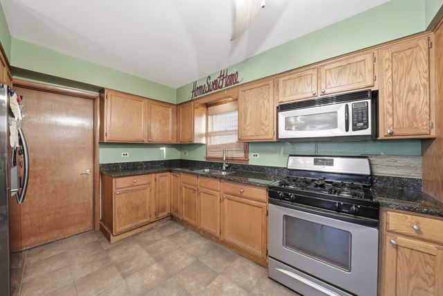 7800 New Castle Avenue, Burbank, IL 60459