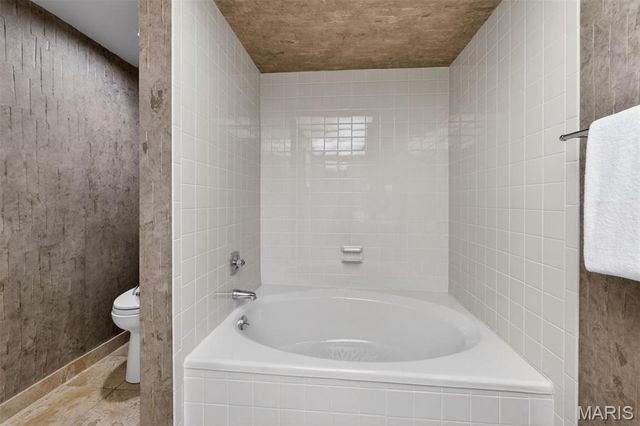 170 N Brentwood Boulevard, Clayton, MO 63105