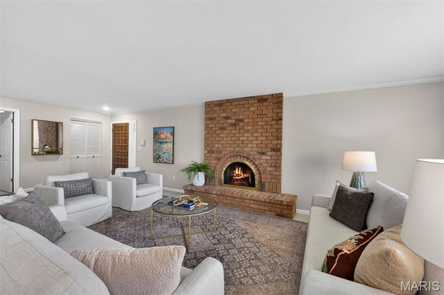 170 N Brentwood Boulevard, Clayton, MO 63105