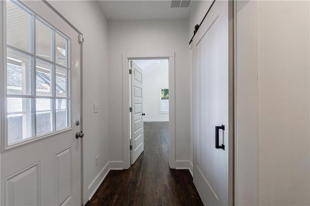 130 Burbank SW Drive, Atlanta, GA 30314