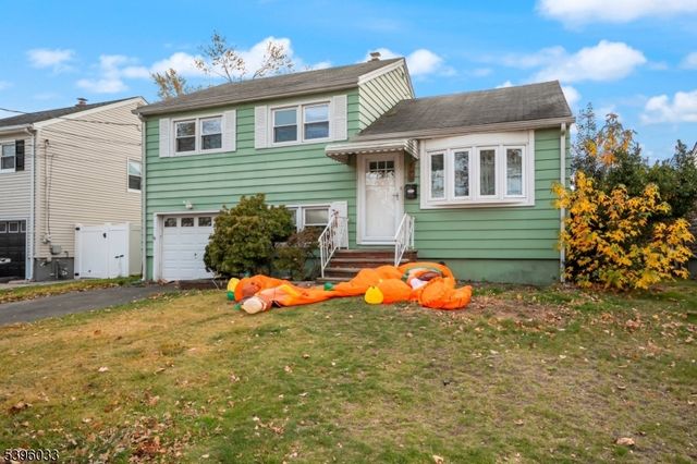 392 Lower Alden Dr, Rahway City, NJ 07065