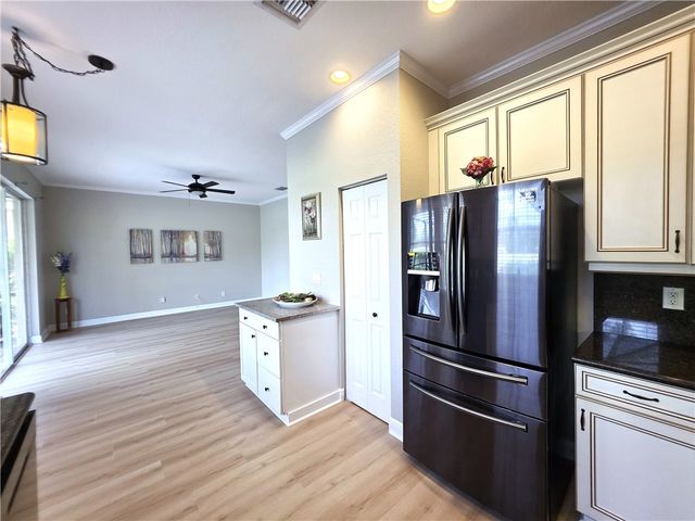 1939 Grey Falcon Circle SW, Vero Beach, FL 32962