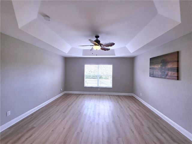 1939 Grey Falcon Circle SW, Vero Beach, FL 32962