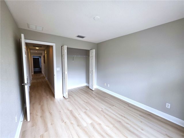 1939 Grey Falcon Circle SW, Vero Beach, FL 32962