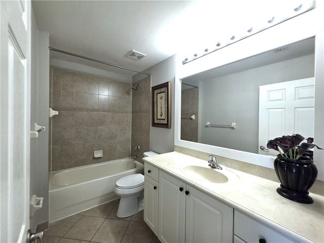 1939 Grey Falcon Circle SW, Vero Beach, FL 32962