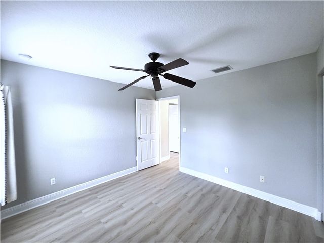 1939 Grey Falcon Circle SW, Vero Beach, FL 32962