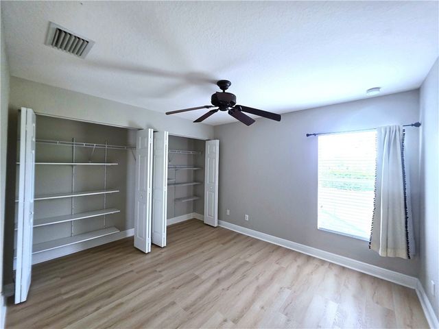 1939 Grey Falcon Circle SW, Vero Beach, FL 32962