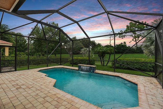 1939 Grey Falcon Circle SW, Vero Beach, FL 32962