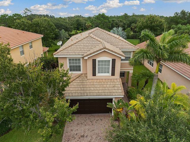 1939 Grey Falcon Circle SW, Vero Beach, FL 32962