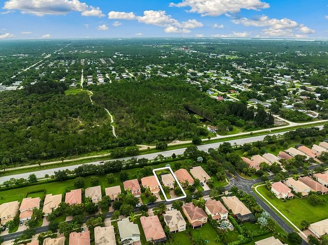 1939 Grey Falcon Circle SW, Vero Beach, FL 32962