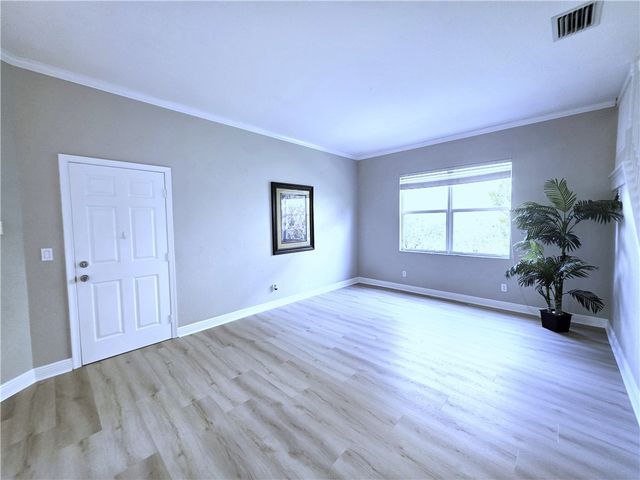 1939 Grey Falcon Circle SW, Vero Beach, FL 32962