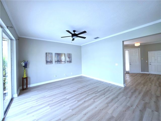 1939 Grey Falcon Circle SW, Vero Beach, FL 32962