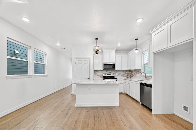 716 Zoe Street, Houston, TX 77020