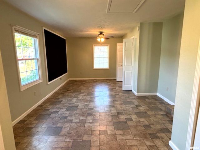 2633 S BROADWAY Avenue, Salem, IL 62881