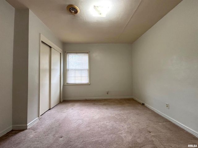 2633 S BROADWAY Avenue, Salem, IL 62881