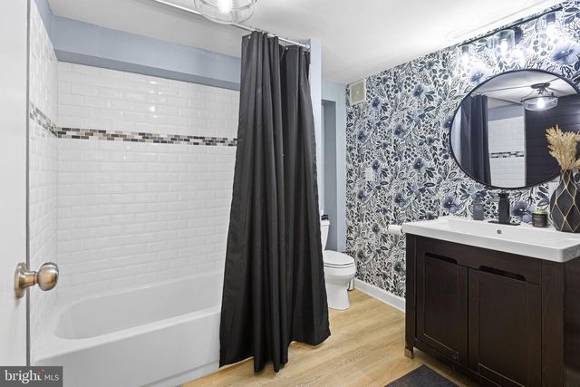 806 S 8TH, Philadelphia, PA 19147