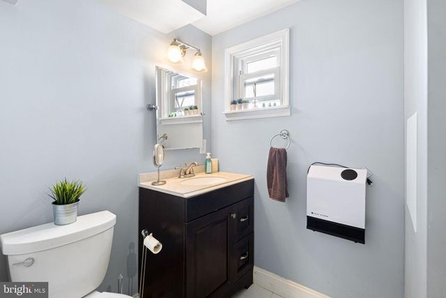 806 S 8TH, Philadelphia, PA 19147