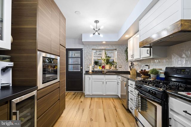 806 S 8TH, Philadelphia, PA 19147