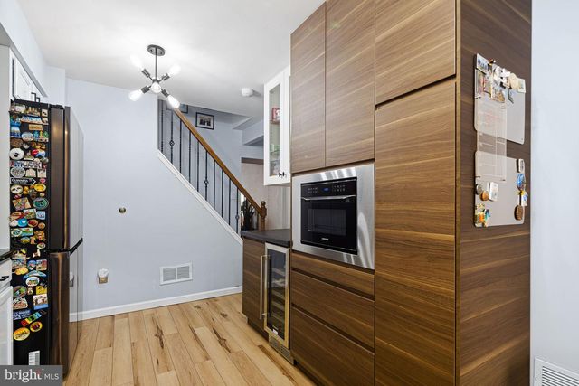 806 S 8TH, Philadelphia, PA 19147