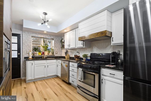 806 S 8TH, Philadelphia, PA 19147