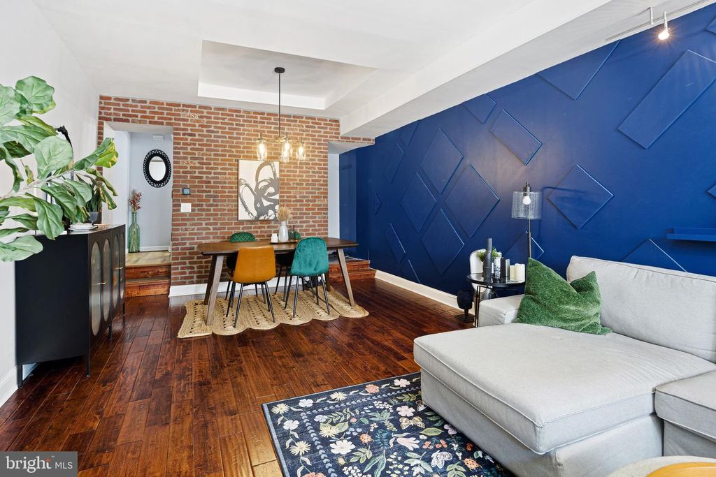 806 S 8TH, Philadelphia, PA 19147