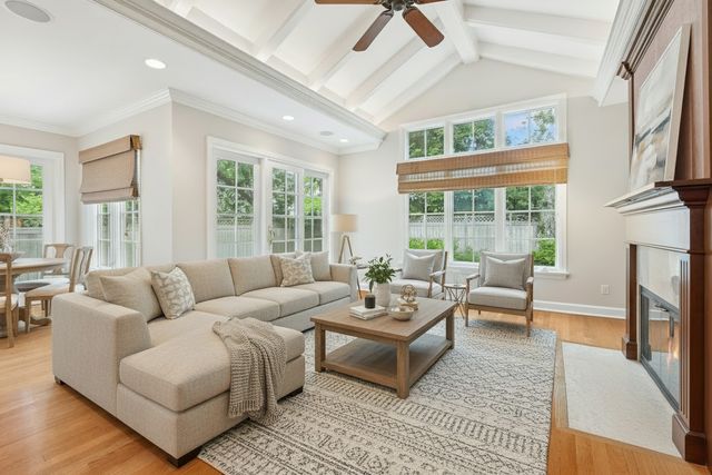 1215 16th Street, Wilmette, IL 60091