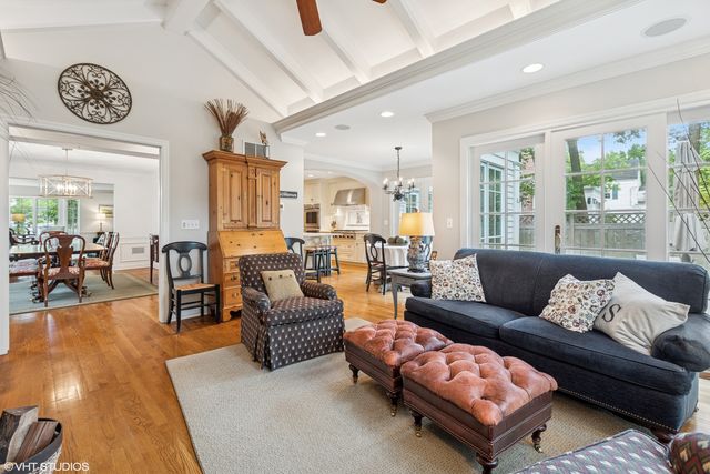 1215 16th Street, Wilmette, IL 60091